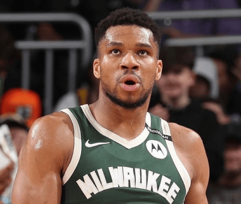 林书豪在尼克斯打的第一场比赛 林书豪在尼克斯打的第一场比赛